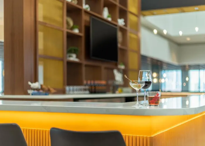 - Dwtn - The Mart By Ihg 3*