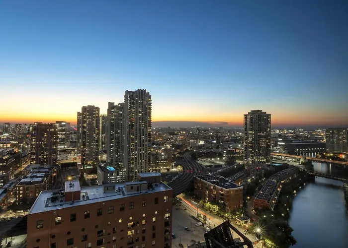 - Dwtn - The Mart By Ihg Chicago
