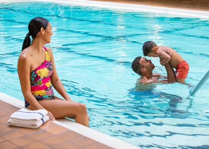 - Dwtn - The Mart By Ihg Hotel Chicago