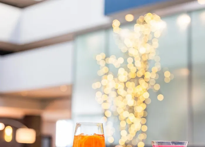 - Dwtn - The Mart By Ihg Chicago